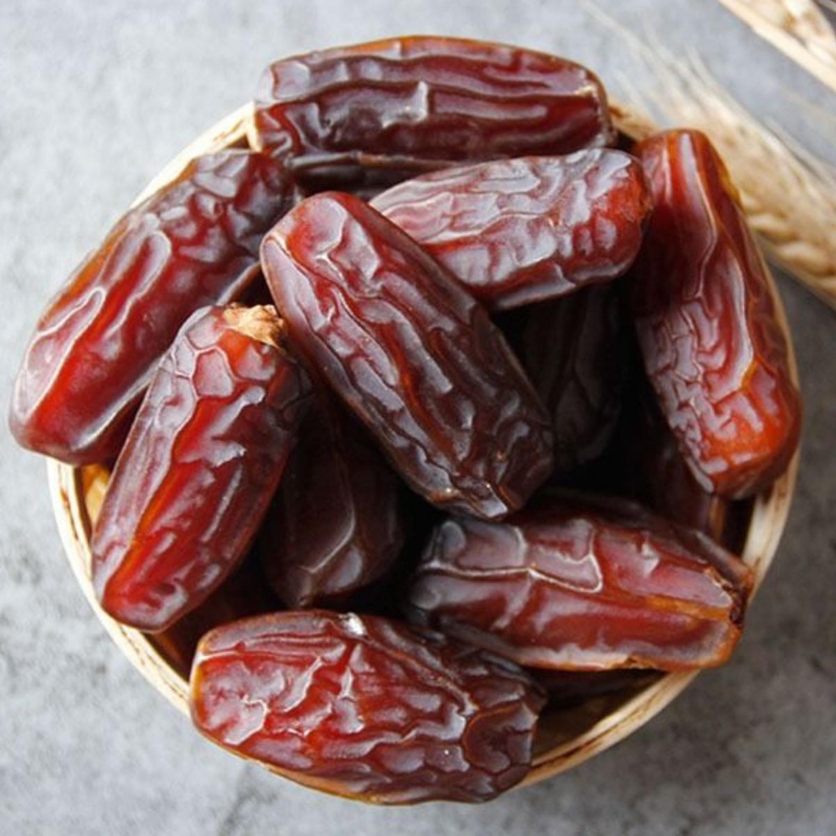 PREMIUM DATES COLLECTION